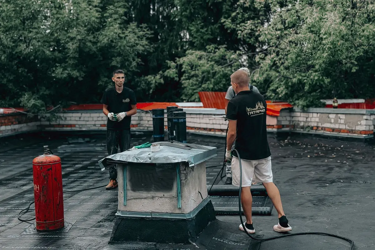 Roof Sealing & Coating in Los Angeles, CA